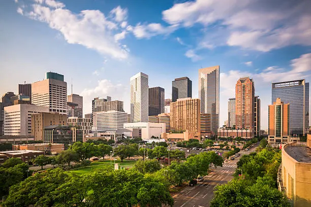 Sell me your house in Houston! Cash. Fast. Houston skyline
